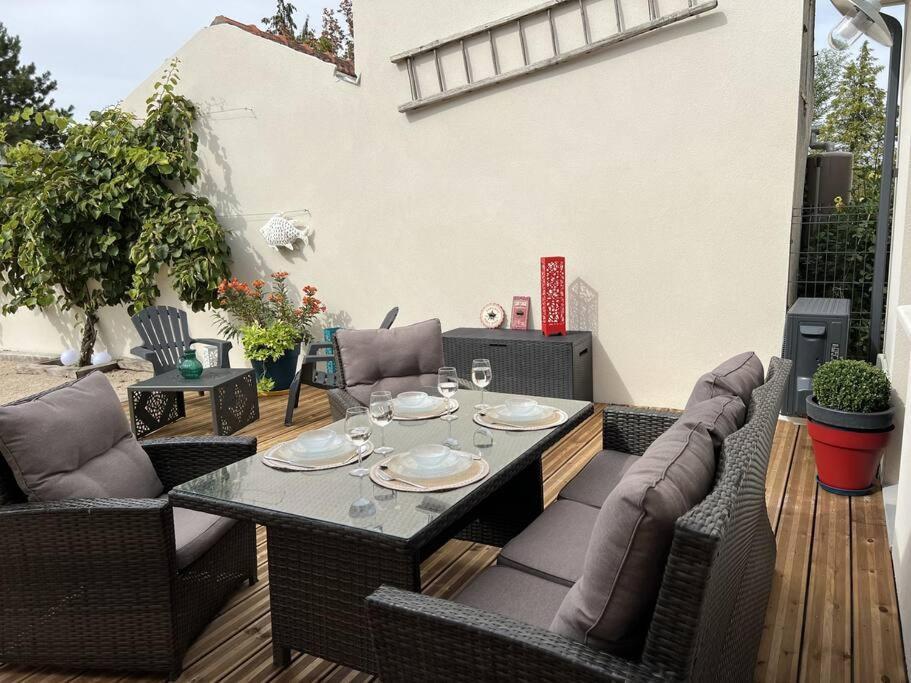Villa * Domaine De La Solaie * - Proche Bords De Loire à Saint-Denis-de lʼHôtel Extérieur photo