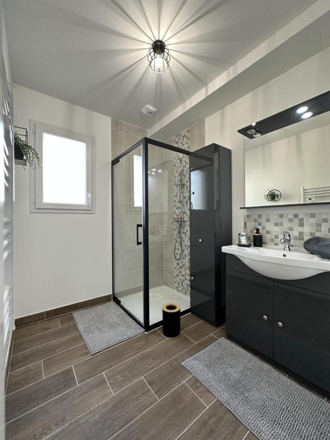 Villa * Domaine De La Solaie * - Proche Bords De Loire à Saint-Denis-de lʼHôtel Extérieur photo